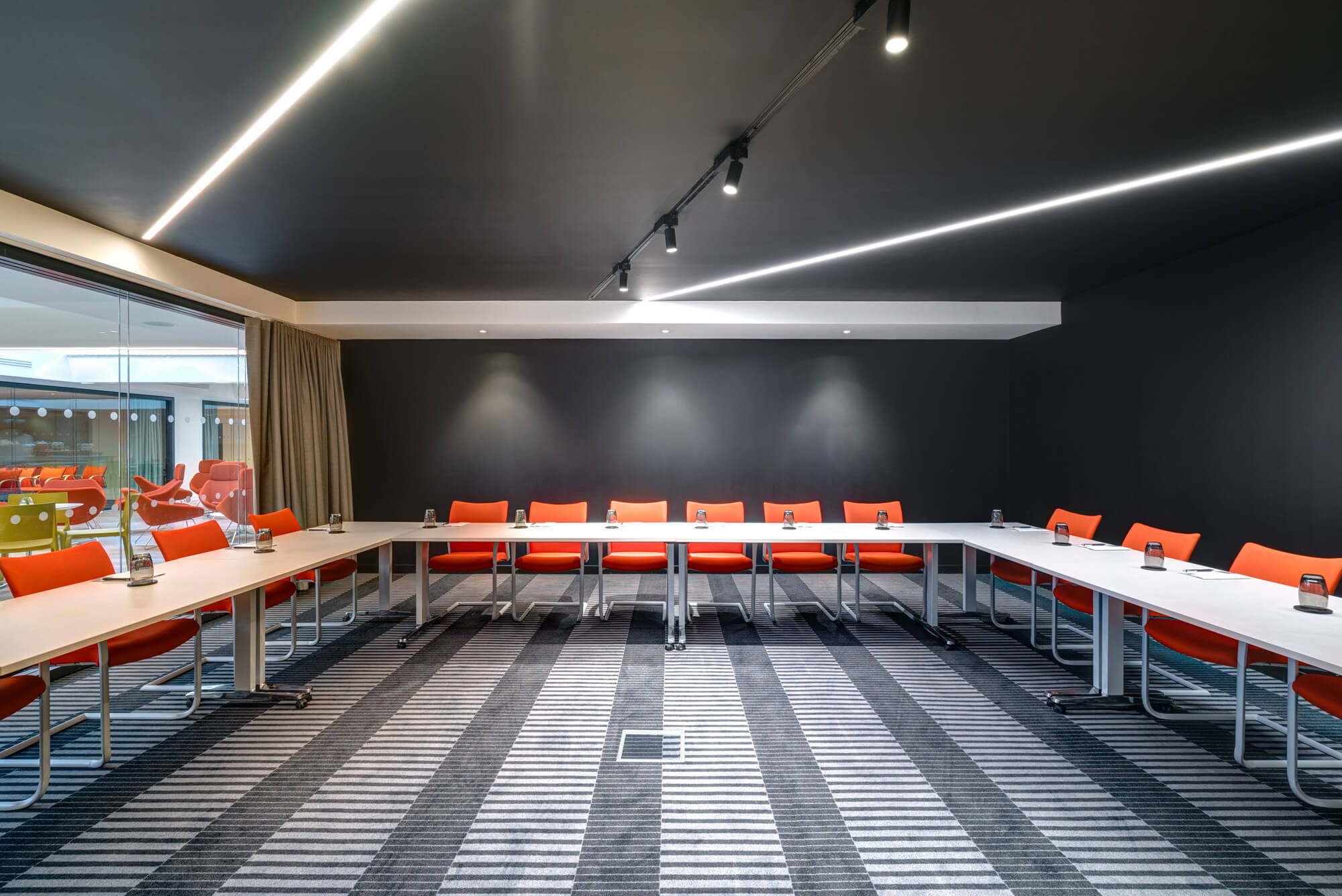 hotels with meeting rooms