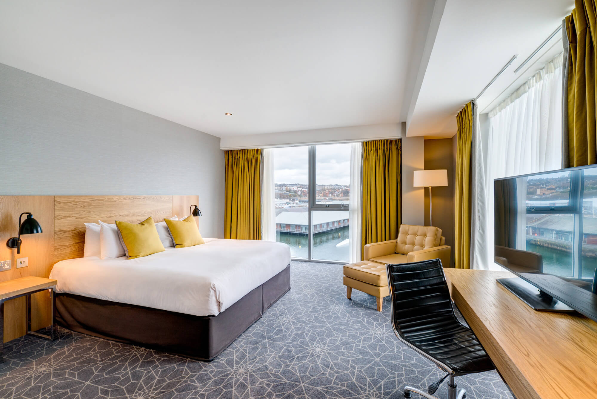 apex city quay hotel room