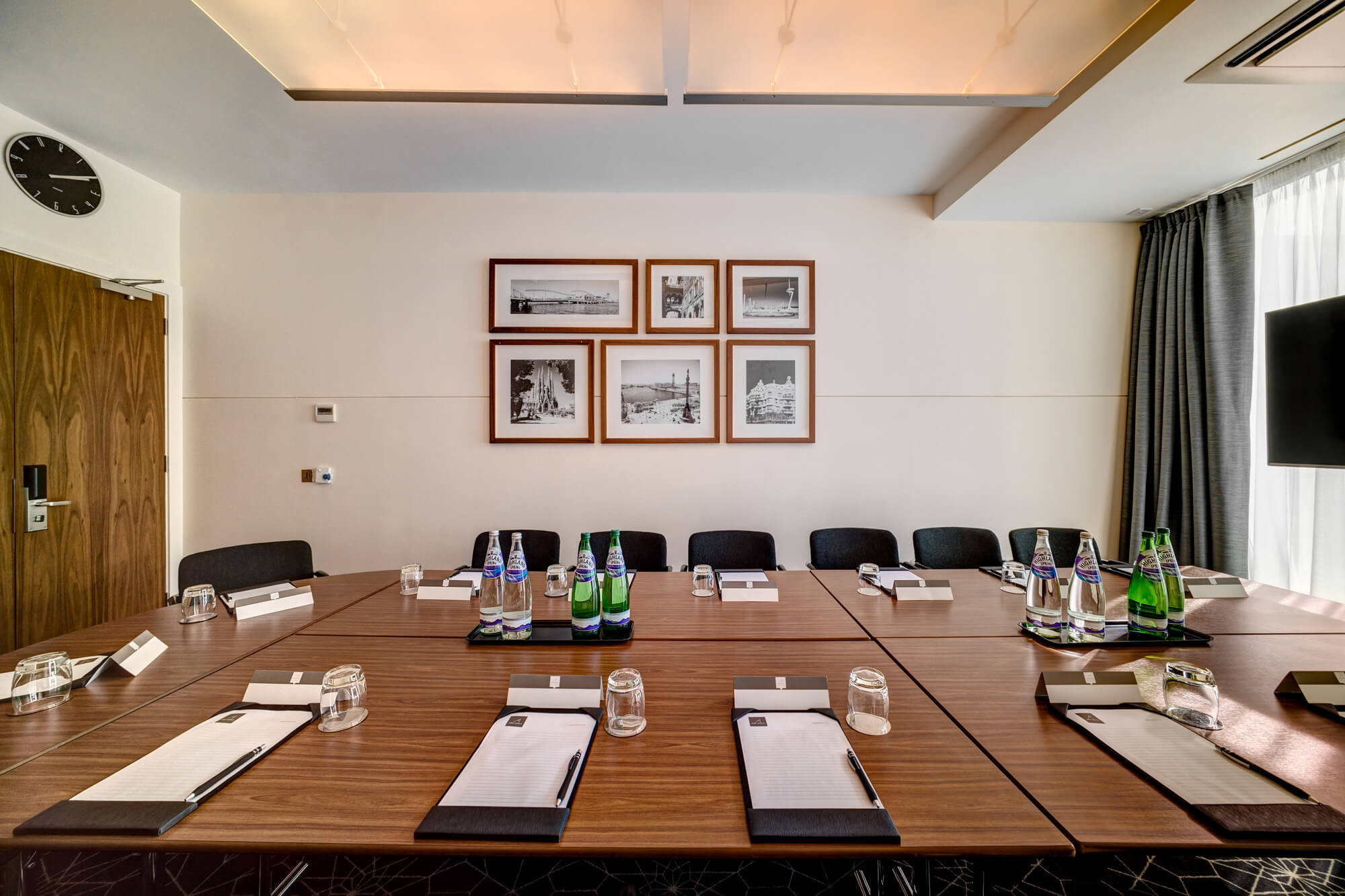 hotels with meeting rooms