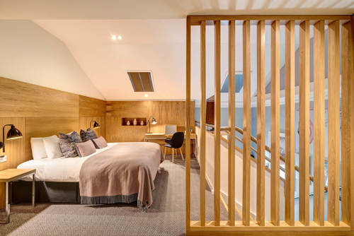 awpe-rm-duplex-suite-bedroom-dsc07303.jpg