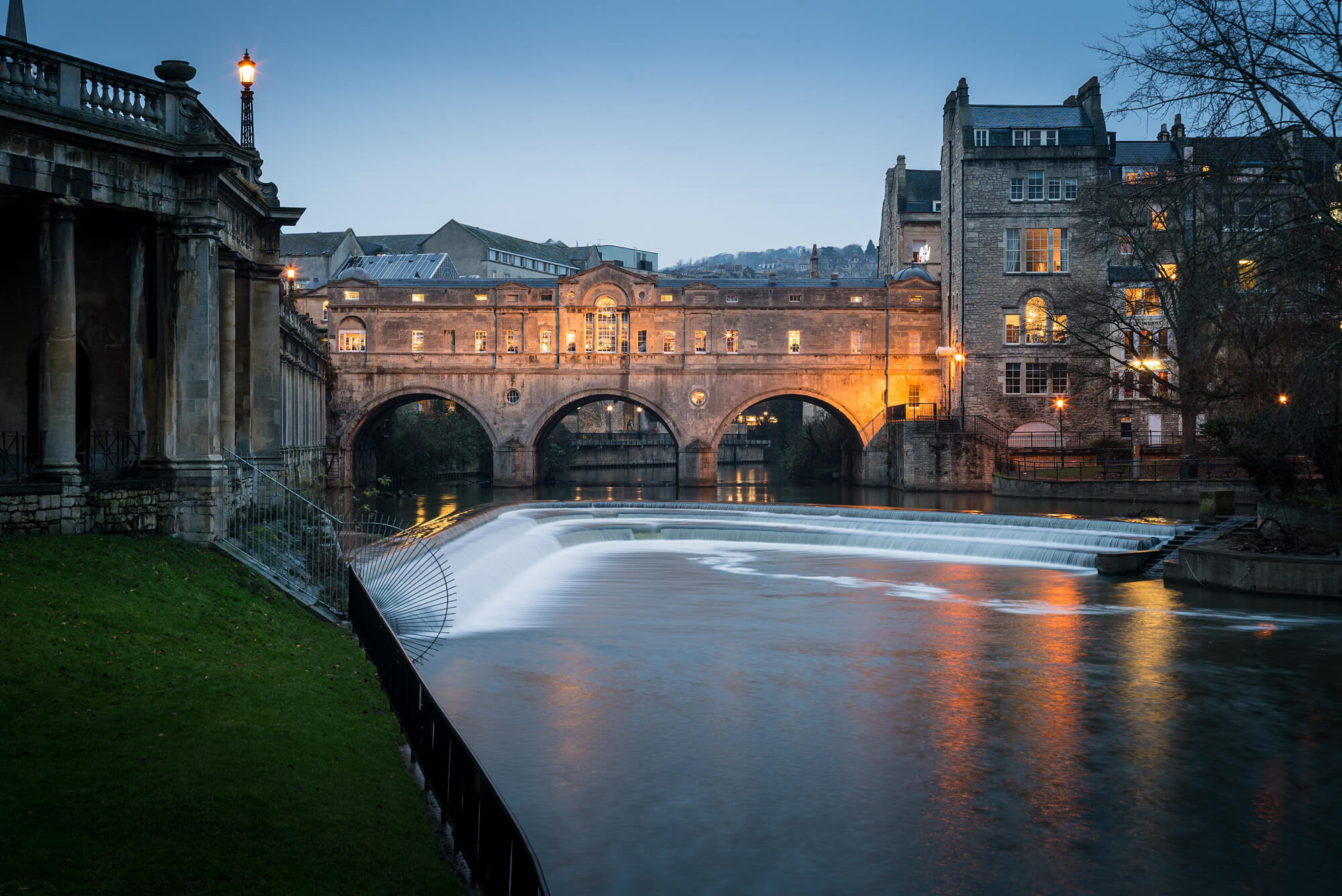 Pulteney Bridge in Bath at dusk